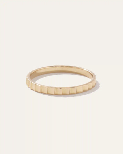 14k Gold Ridge Band