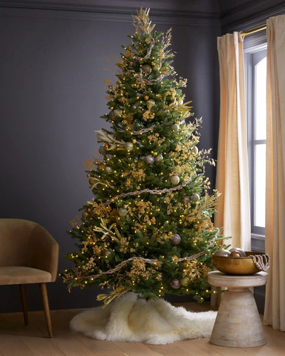 Fraser Fir Christmas Tree: Unlit