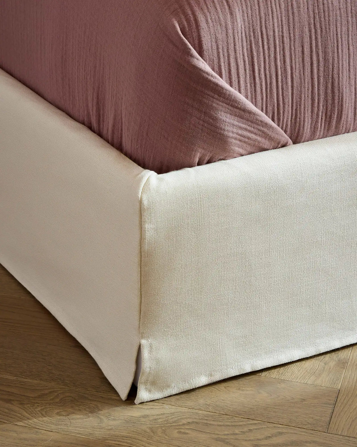 Slipcover Bed in 100% Linen