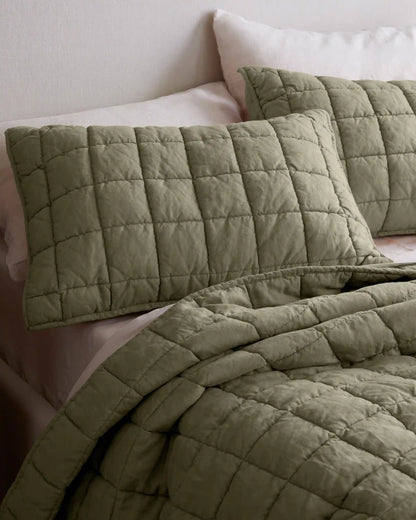 European Linen Box Quilt Set