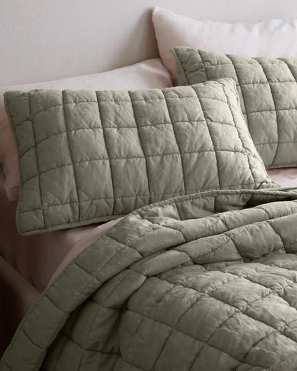 European Linen Box Quilt Set