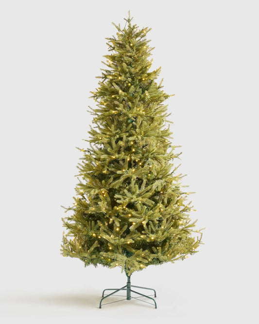 Spruce Artificial Christmas Tree: Lit