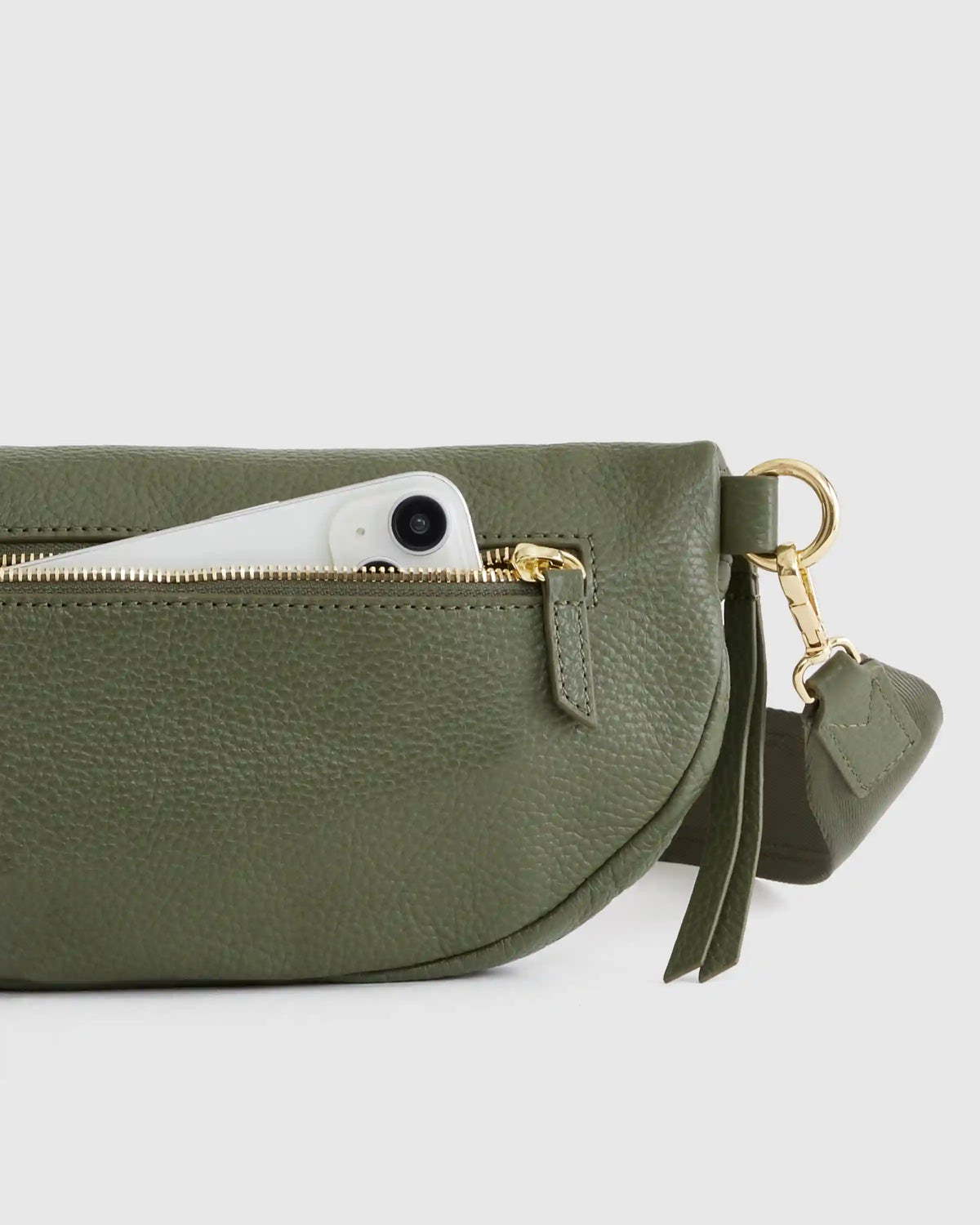 Quinn Sling Bag