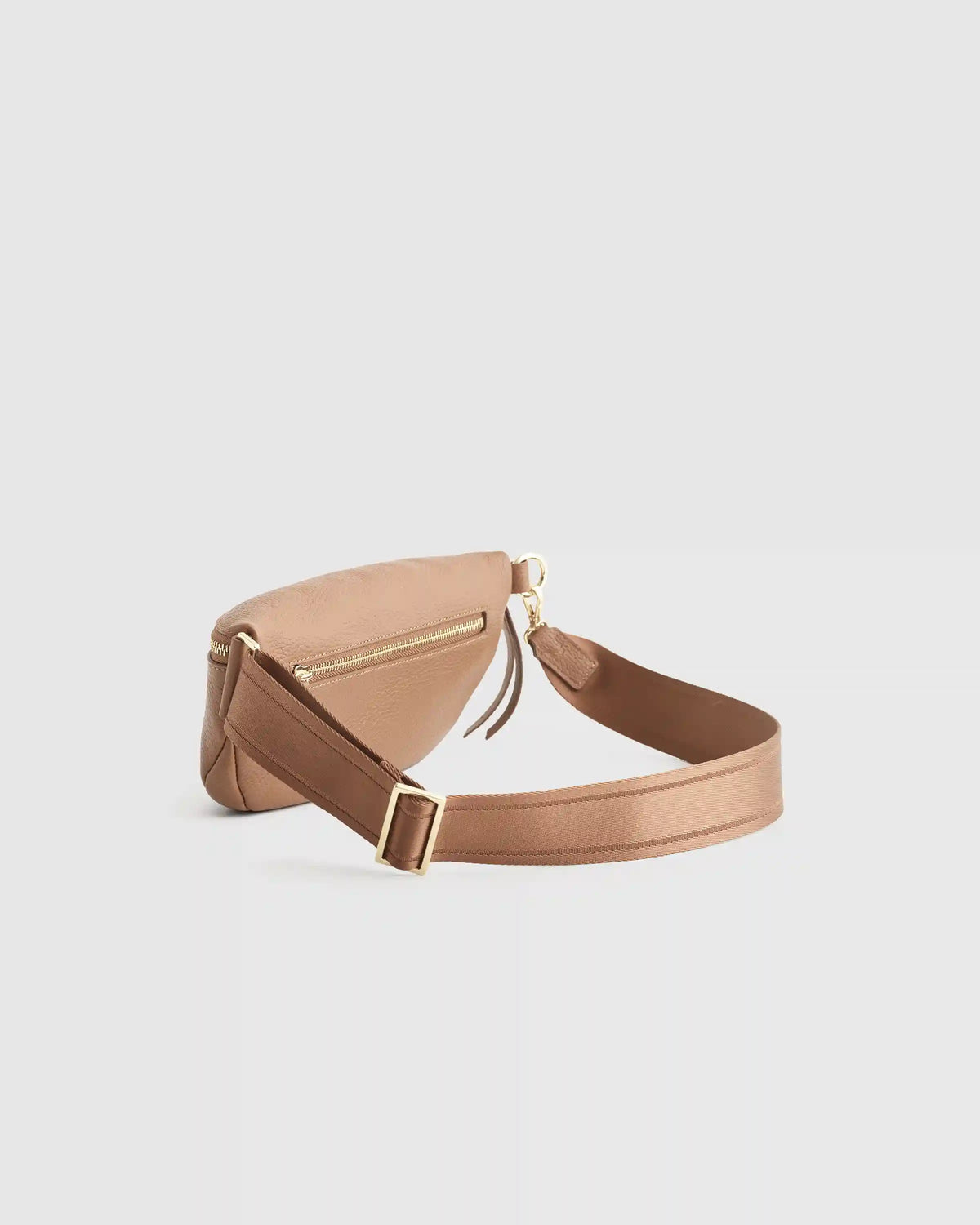 Quinn Sling Bag