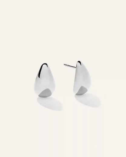 14K Gold Small Teardrop Earrings