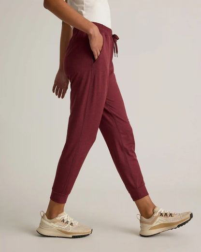 Flowknit Mid-Rise Joggers