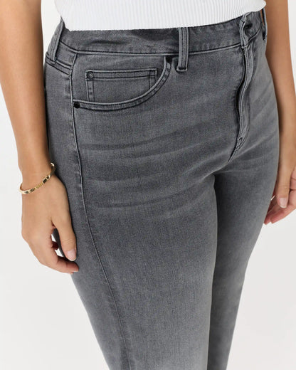 Bella Stretch Straight Jeans