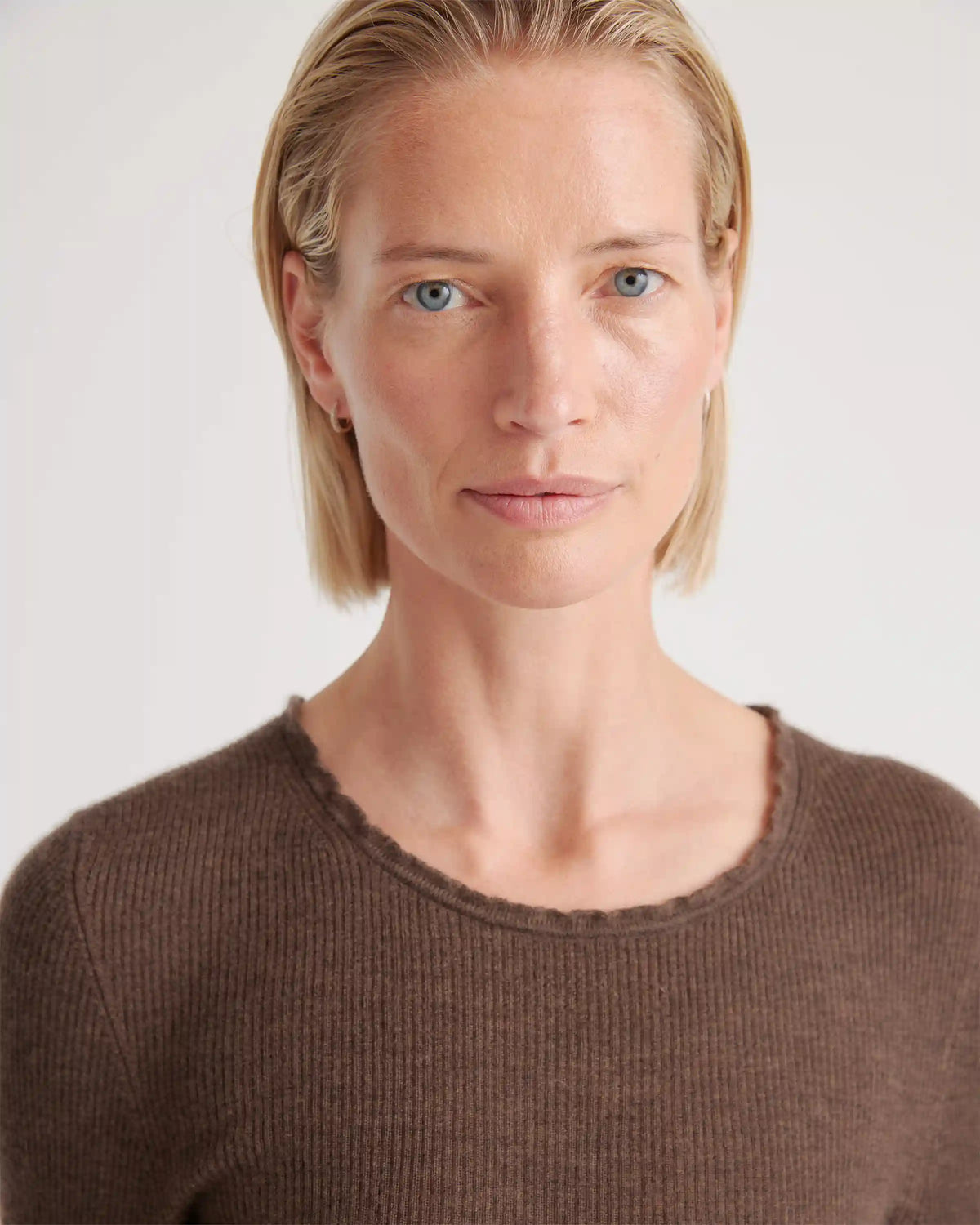 Featherweight Cashmere Ribbed Crewneck Sweater